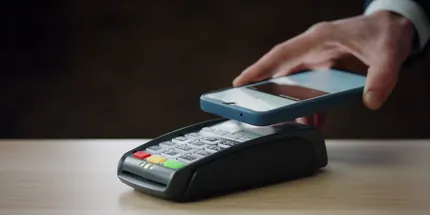 Contactless smartphone payment at a card terminal